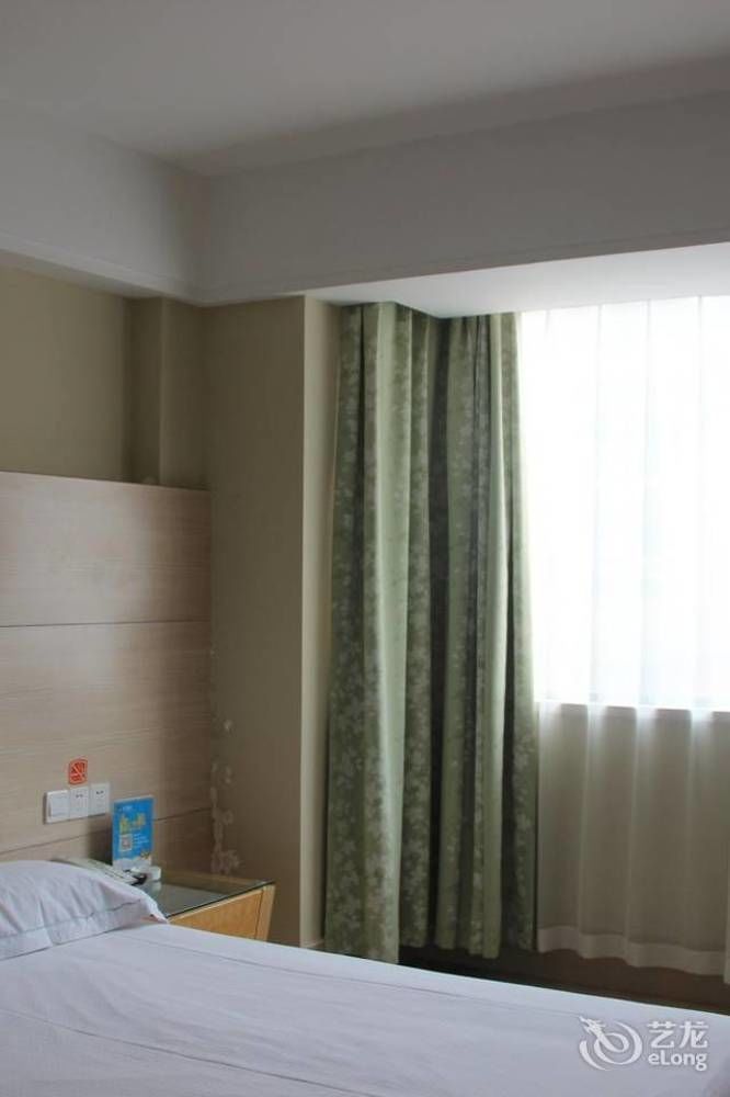 Luck 7 Inn Yichang Cbd Exterior foto